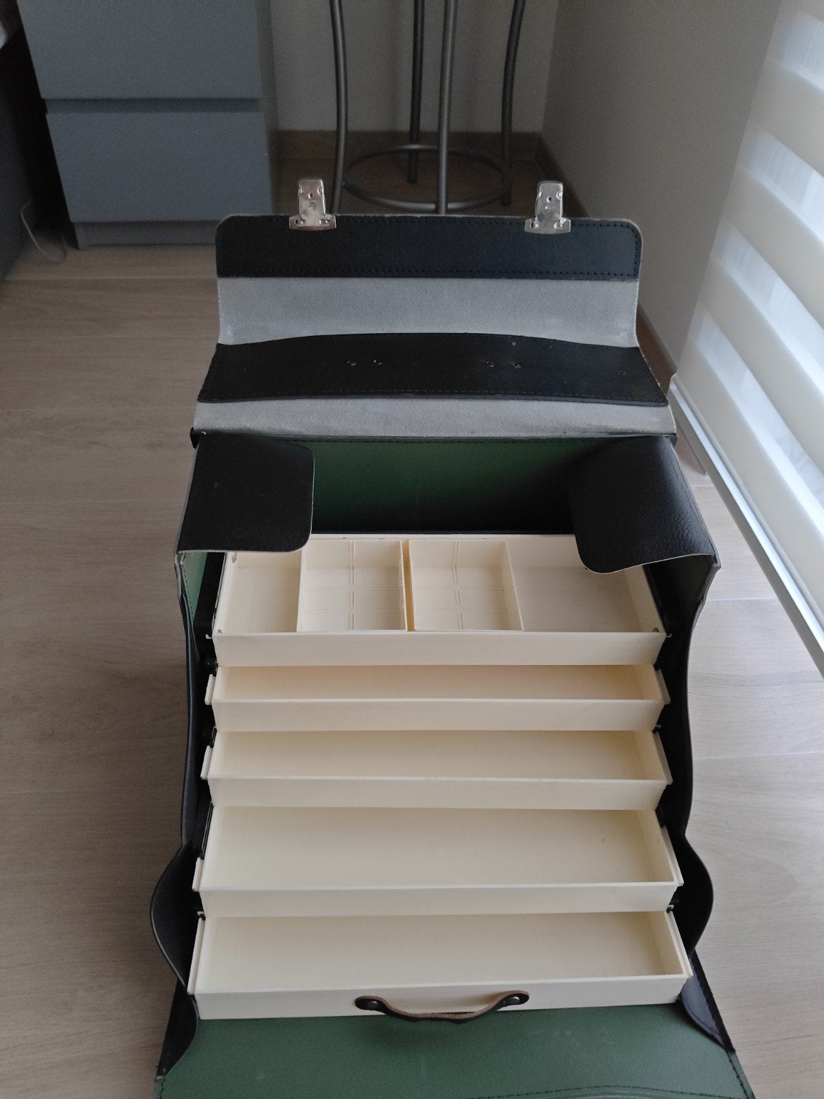 pedicure koffer parat, Handtassen en Accessoires, Gebruikt, Zwart, Ophalen of Verzenden, Met slot