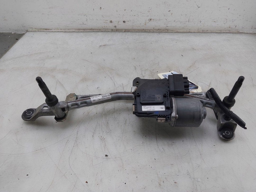 MOTEUR + TRINGLERIE ESSUIE GLACE AVANT Ford Fiesta 7, Robert Bosch AG, Robert-Bosch-Allee 1
74232  Abstatt, DE, Engineering@bosch.com