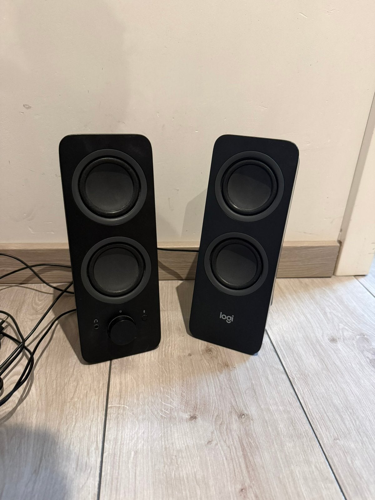 Logitech boxen, Computers en Software, Ophalen, Zo goed als nieuw