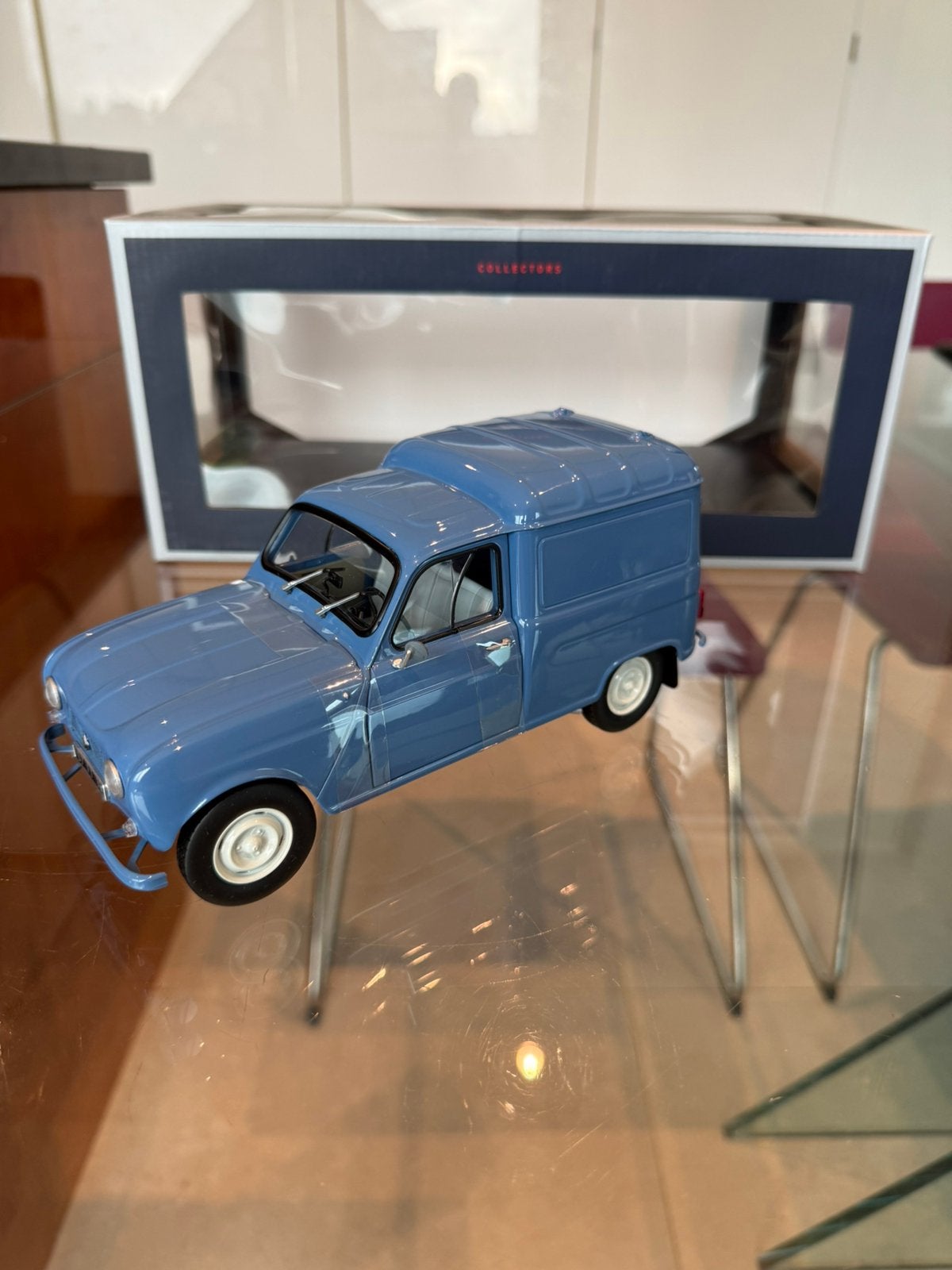 Collector NorevRenault 4 Fourgonnette- 1965 - 185188 - 1/18e, Enlèvement ou Envoi, Comme neuf, Voiture, Norev