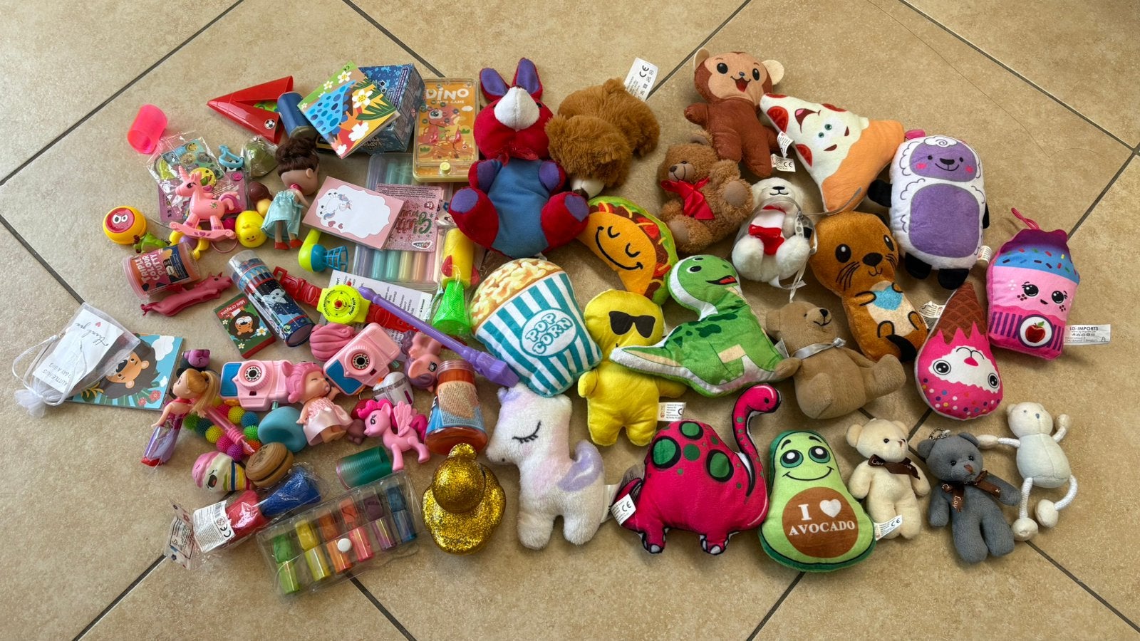 Lot knuffels en speelgoedjes, Kinderen en Baby's, Ophalen of Verzenden, Zo goed als nieuw