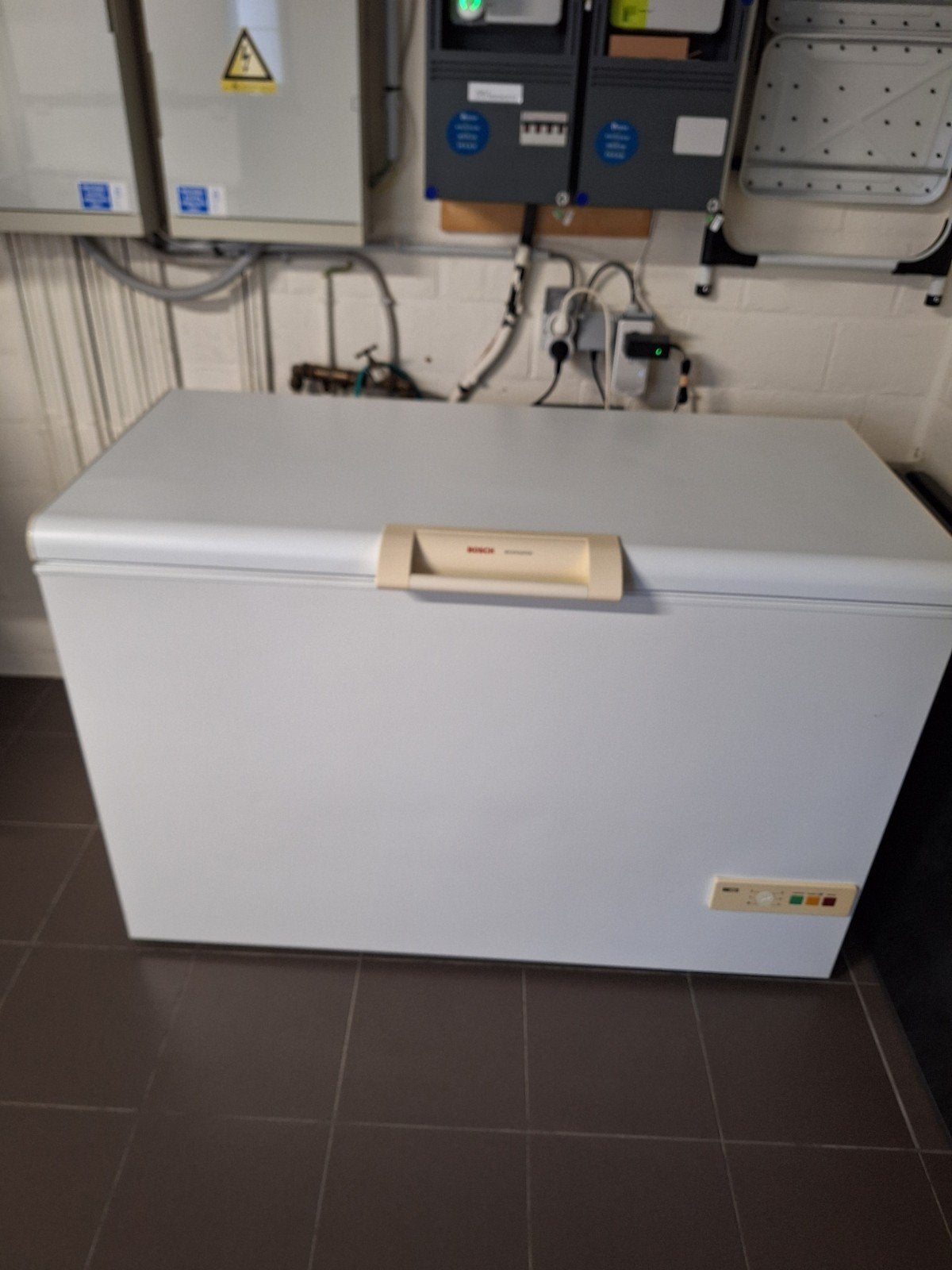 Boîte de congélation Bosch L 126 cm H 85 cm P 65 cm, Electroménager, Congélateur, 90 cm ou plus, 85 à 120 cm, Comme neuf