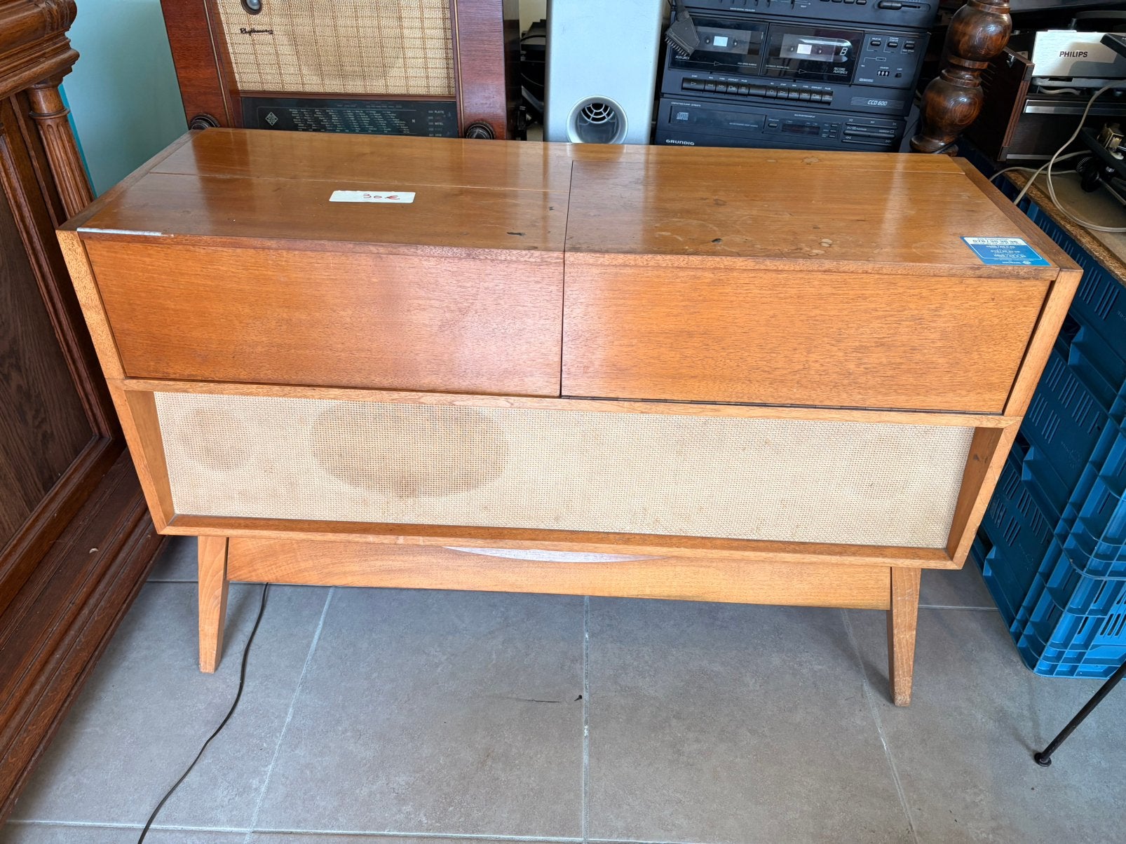 *** OUDE RADIO MERK BRAUN***, Antiek en Kunst, Ophalen