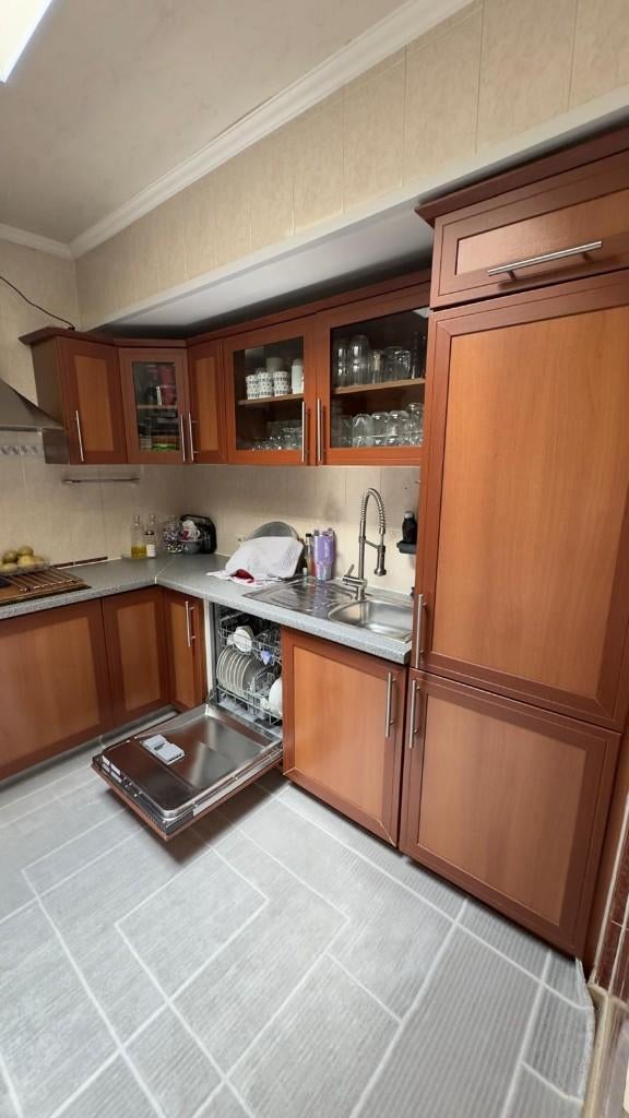 Complete keuken + toestellen (in goede staat), Ophalen, Gebruikt, Bruin, Graniet of Steen