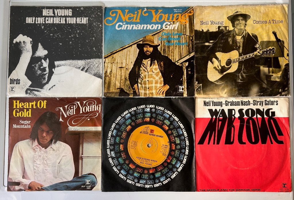 7# Lot: Verzameling van 6 NEIL YOUNG singles (60s/begin 70s), CD & DVD, Vinyles Singles, Enlèvement ou Envoi, Utilisé, 7 inch