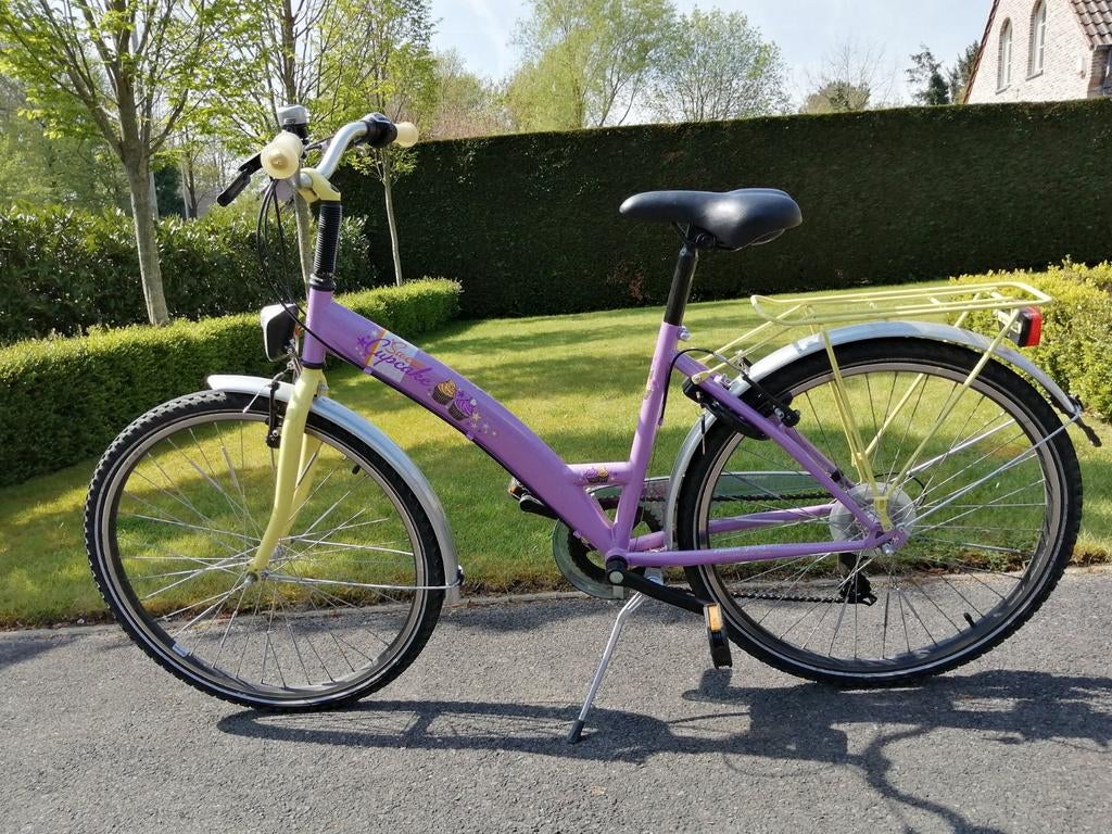 Meisjesfiets merk VandeWal+ fietshelm,sweet cupcake, maat 26, Ophalen