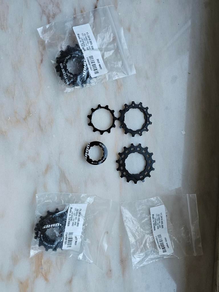 Sram xg899 tandkrans  sram nr 11.2418.005.000, Fietsen en Brommers, Ophalen of Verzenden