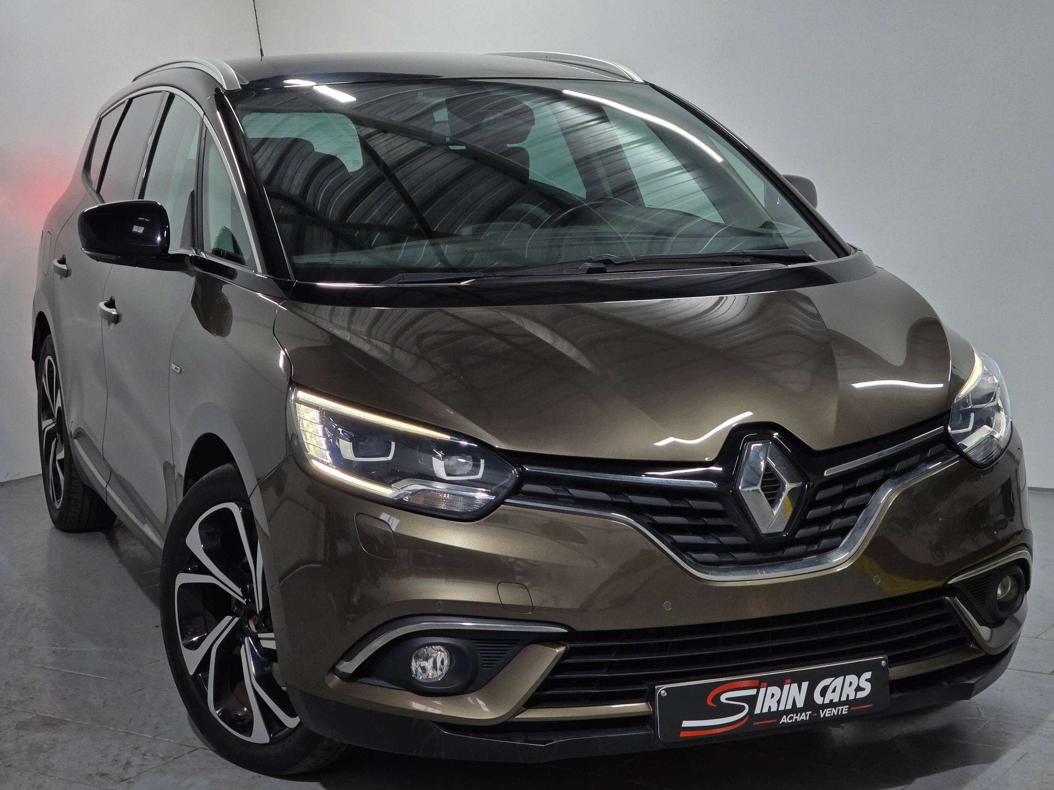 Renault Grand Scénic 1.5dCi | 7 places | BOSE | LED | KEYLE, Auto's, Automaat, Gebruikt, 4 cilinders, 7 zetels
