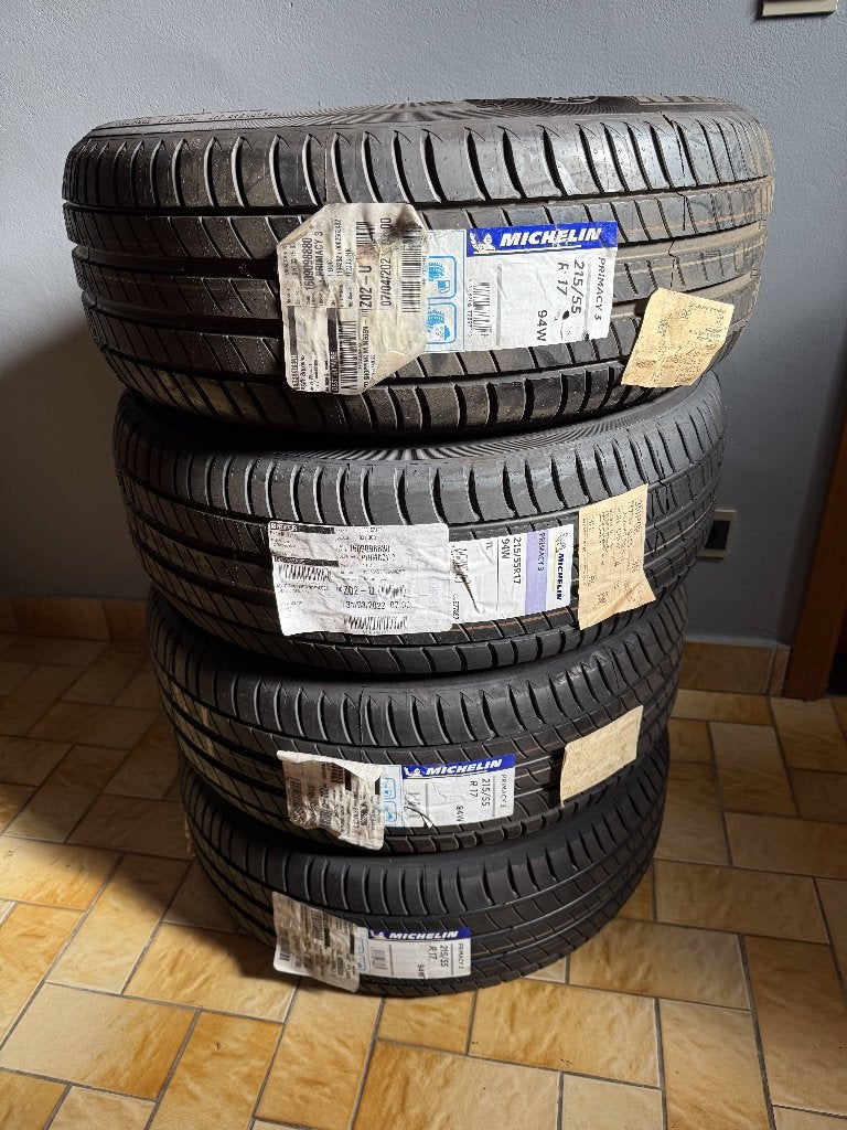 MICHELIN PRIMACY 3 , 4 stuks 215/55R17 NIEUW, Ophalen, Band(en)
