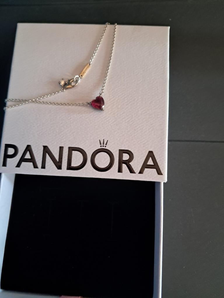 Pandora  hals ketting  met hartje witgoud, Ophalen