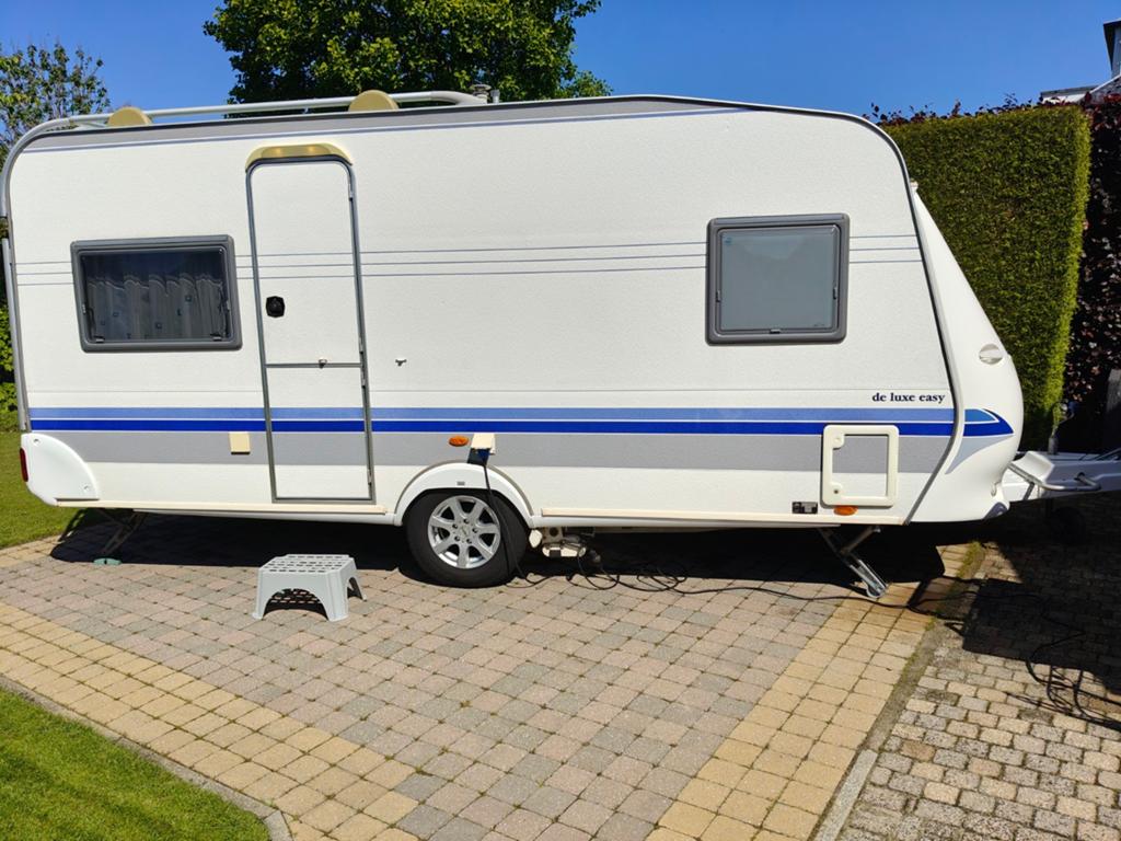 Caravan Hobby ufe 460 bouwjaar 2003, Vast bed, Rondzit, Hobby, Koelkast