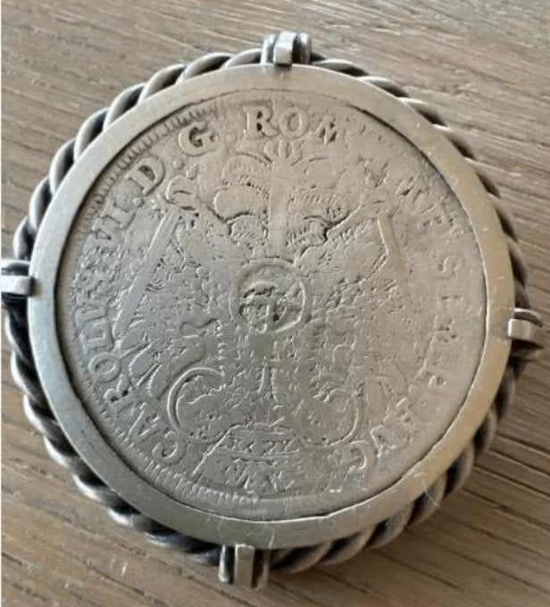 Antiek zilveren muntenbroche Thaler Karel VI, Ophalen of Verzenden, Zilver
