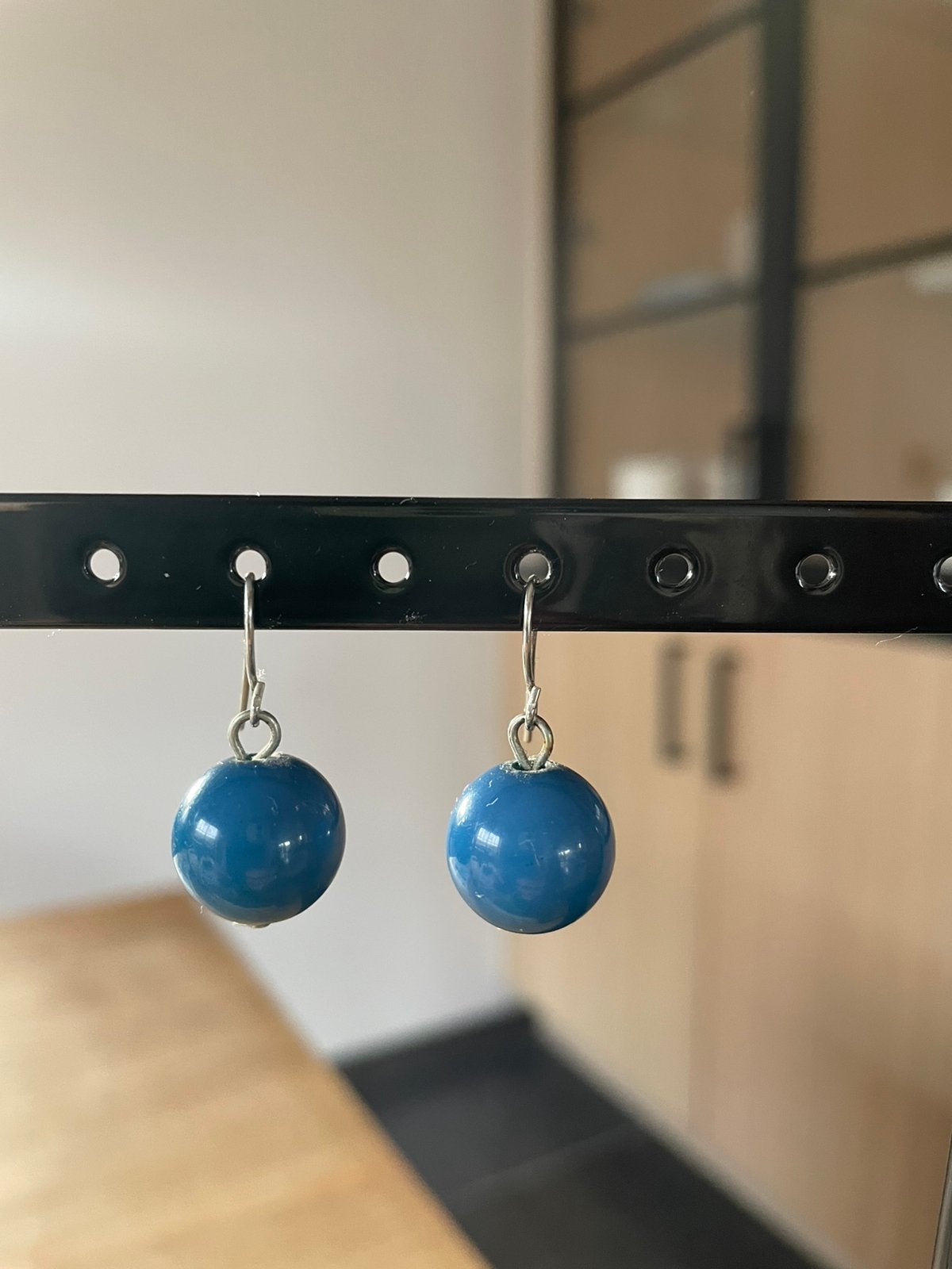 Petrolkleurige oorbellen, Bijoux, Sacs & Beauté, Enlèvement ou Envoi, Utilisé, Autres matériaux, Bleu