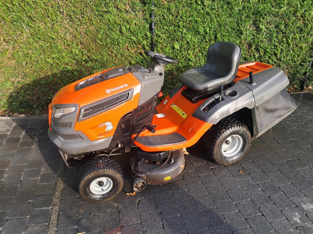 Husqvarna zitmaaier met twin motor.  Opknapper!!!, Tuin en Terras, Ophalen