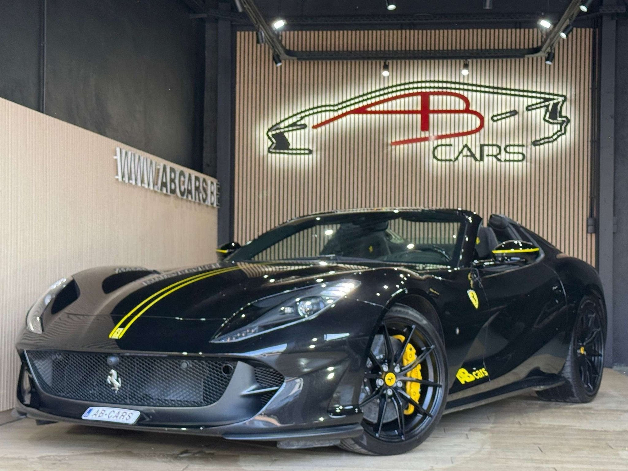 Ferrari 812 6.5 V12 F1 * GTS * (bj 2022, automaat), Automaat, Bi-Xenon koplampen, Zwart, Bedrijf