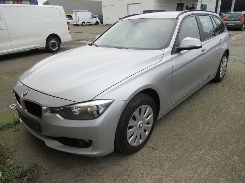 BMW 318 dA Touring-BOÎTE DE VITESSES CASSEE-Navi-Airco-PDC, Autos, Achat, Noir, 5 portes, 105 kW