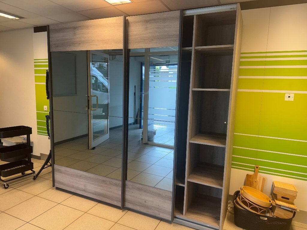 Kledingkast, commode, twee nachtkastjes, Huis en Inrichting, Slaapkamer | Nachtkastjes, Ophalen, Gebruikt