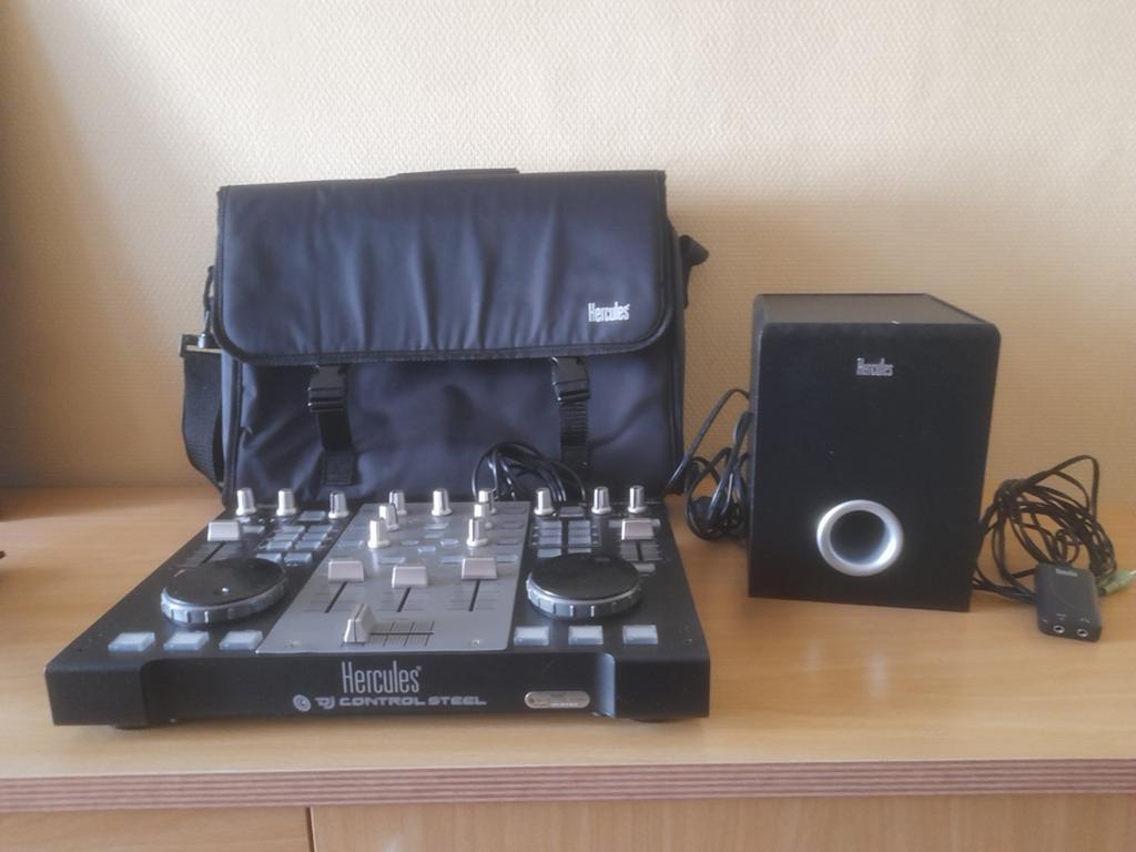 Console de mixage avec boîtier assorti, Musique & Instruments, Enlèvement