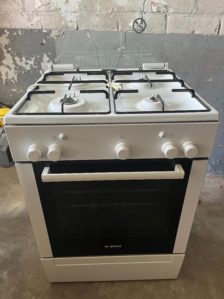 Gasvuur BOSCH, Ophalen, Tussenbouw, 4 kookzones, Zo goed als nieuw