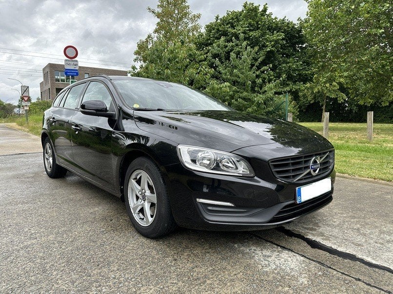 Volvo V60 D2 2.0 diesel euro 6B Blanco gekeurd en carpass, Auto's, Volvo, Euro 6, Zwart, USB, Onderhoudsboekje