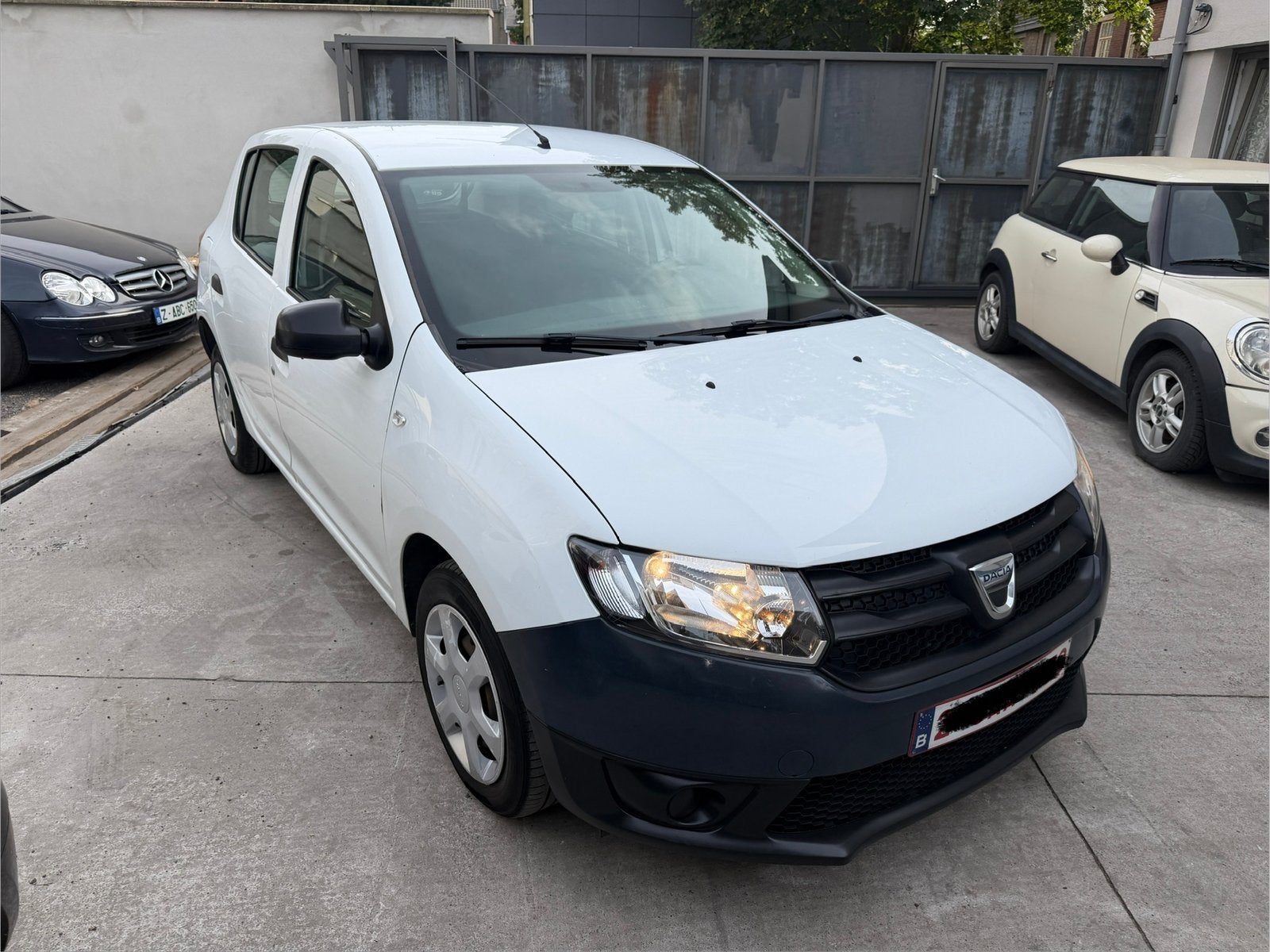 Dacia sandero 1200cc  jaar 2016 klaar voor registratie, Euro 6, Handgeschakeld, 5 deurs, Particulier