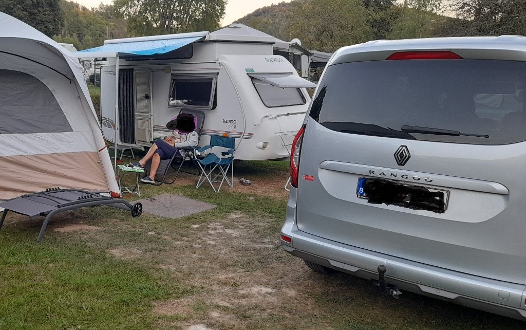 caravane rapido 30, Jusqu'à 4 m, Roue de secours, 500 - 750 kg, Coin salon convertible