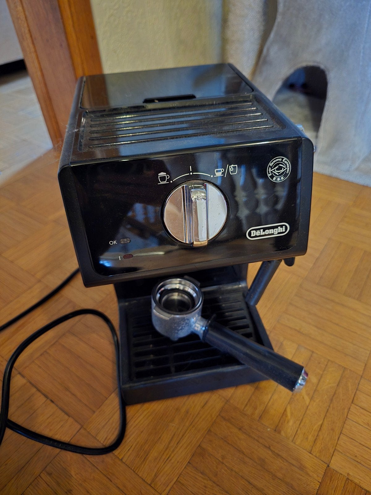 semi automaat koffieapparaat, Elektronische apparatuur, Ophalen, Gebruikt, Gemalen koffie, Afneembaar waterreservoir