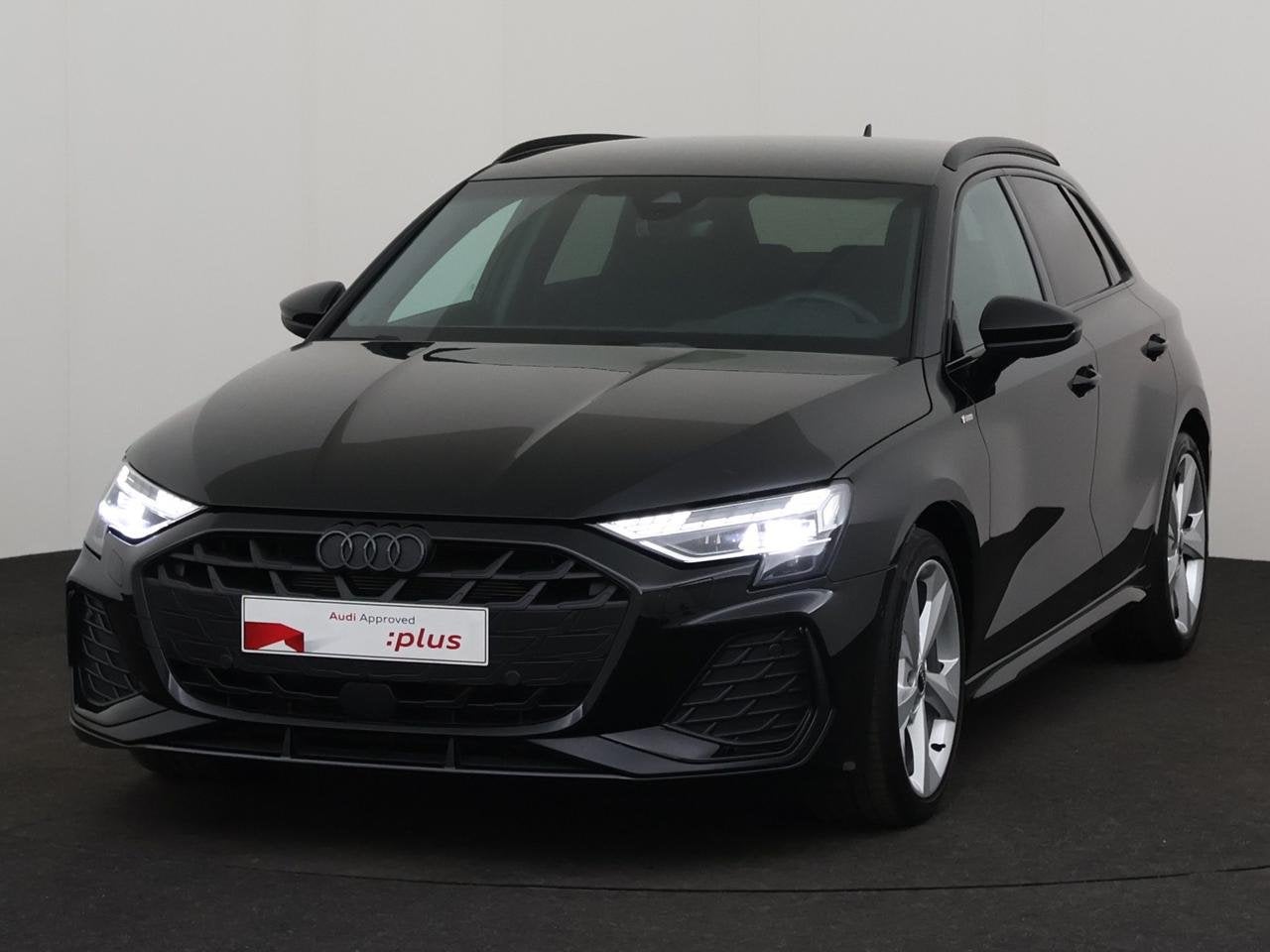 Audi A3 Sportback Business Edition S line 30 TFSI  85 kW S t, Auto's, Automaat, Berline, Geheel digitaal combi-instrument, https://public.car-pass.be/vhr/682b724c-fa7b-4277-bd82-8b59e8392d3c