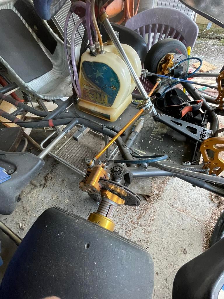 Chasis karting avec frein a disque a l’avant et a l’arrière, Enlèvement, Utilisé, Pièces Kart