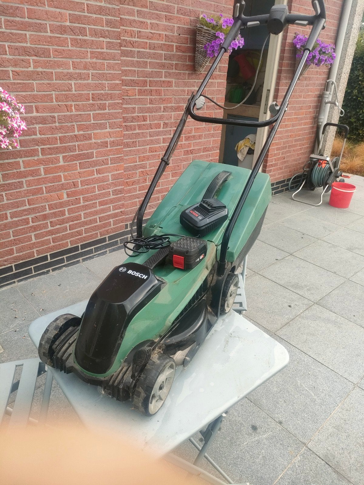 keine grasmachine op batterij, Ophalen, Cirkelmaaier, Accu-grasmaaier, Zo goed als nieuw