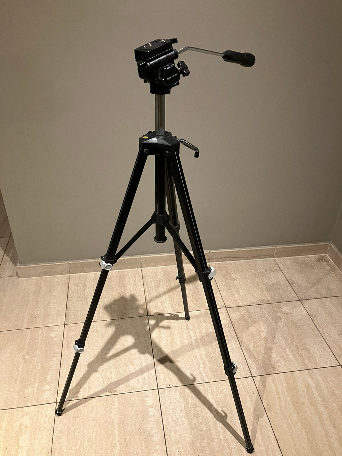 Statief voor (video)camera, Audio, Tv en Foto, Fotografie | Statieven en Balhoofden, Zo goed als nieuw, Driepoot, 150 tot 175 cm
