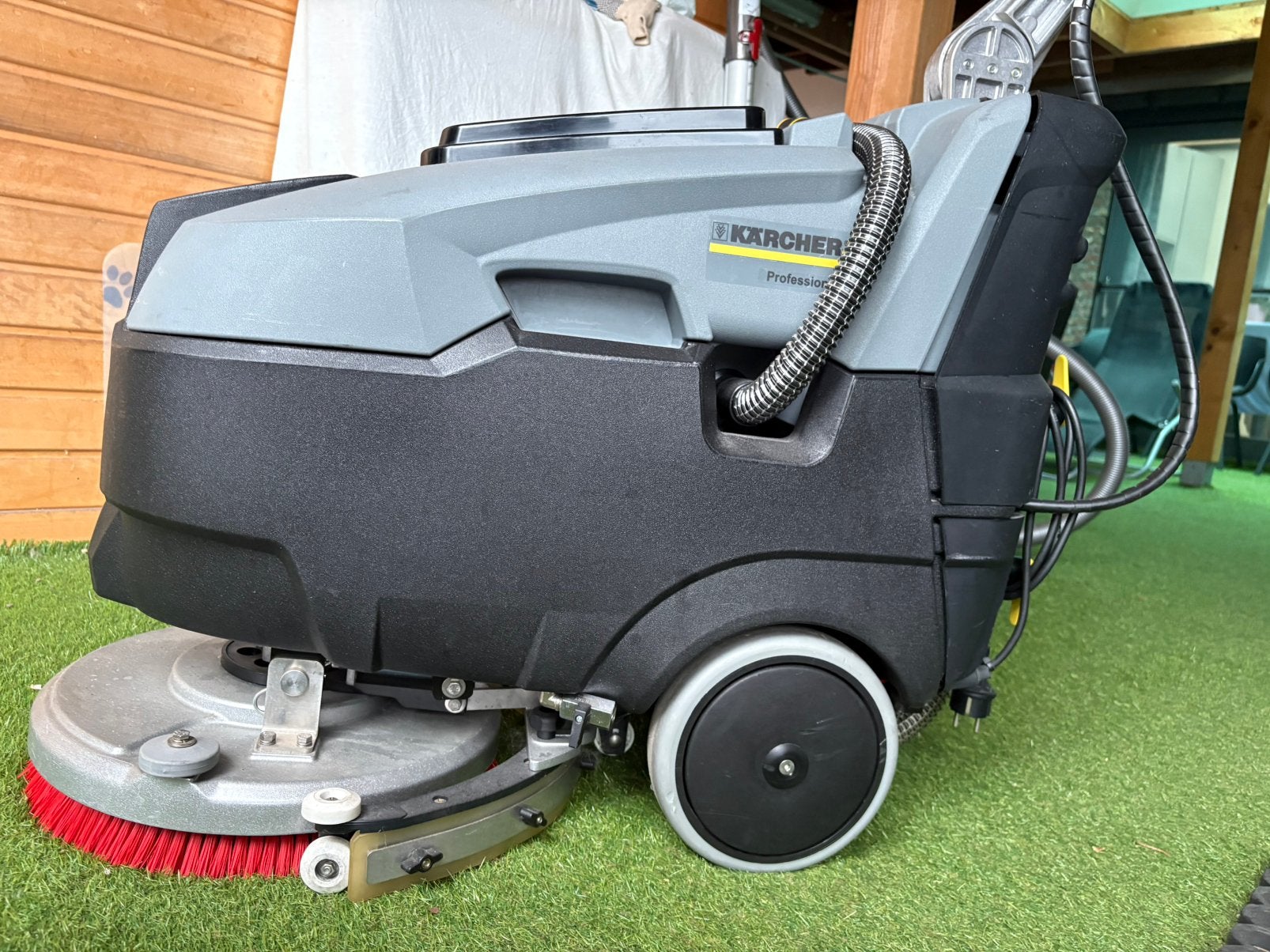 Machine de nettoyage professionnelle Karcher, Bricolage & Construction, Matériel de nettoyage, Enlèvement, Comme neuf