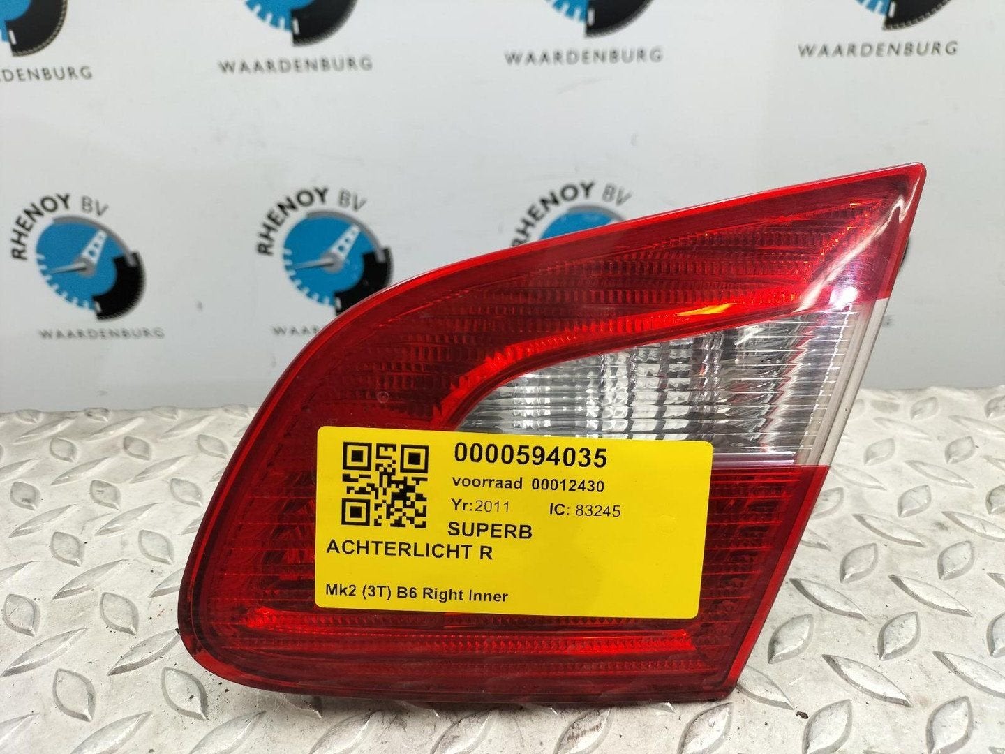 SKODA SUPERB TDI ACHTERLICHT R 2011, Autos : Pièces & Accessoires, Éclairage, Utilisé, ARN reconnu, Stiba membre, Reconnu durable