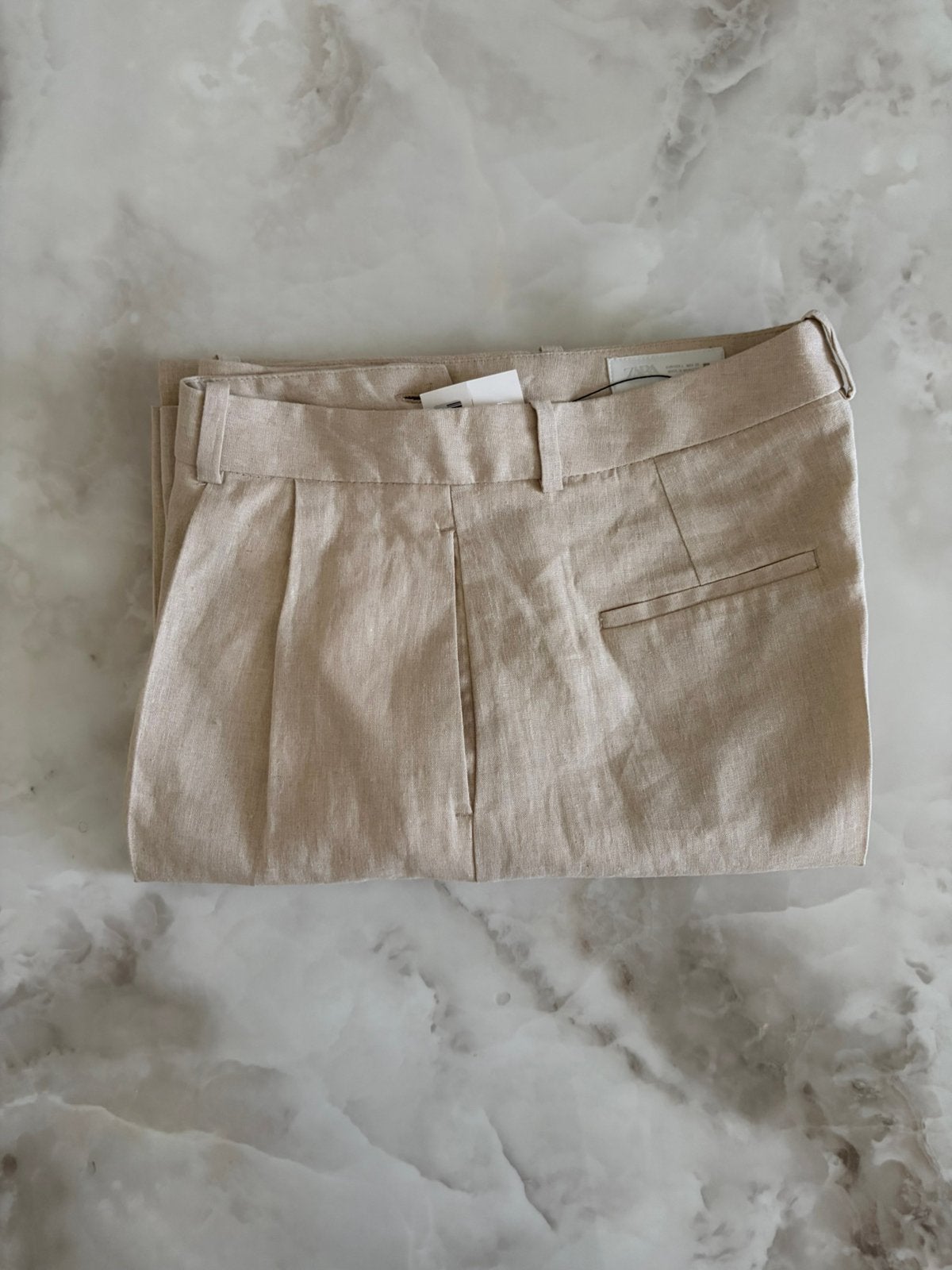 Pantalon Zara en lin - Coupe large avec chaîne - Neuf, Kleding | Dames, Rokken, Ophalen of Verzenden, Nieuw, Maat 42/44 (L), Beige