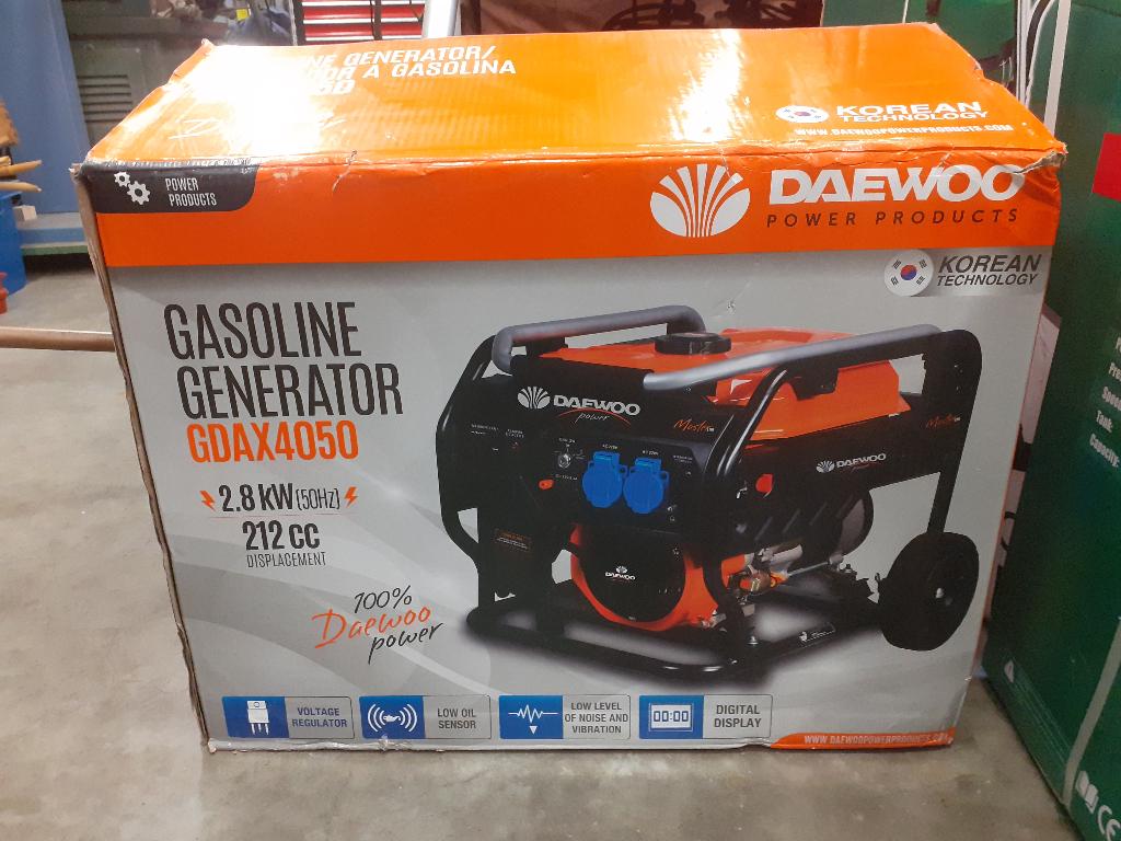 Stroomgenerator 2.5kW, Doe-het-zelf en Bouw, Aggregaten, Ophalen, Benzine, Nieuw, Geluidgedempt