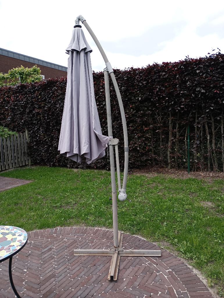 Parasol met kruisvoet, Tuin en Terras, Parasols, Ophalen, Verstelbaar, Gebruikt, 2 tot 3 meter
