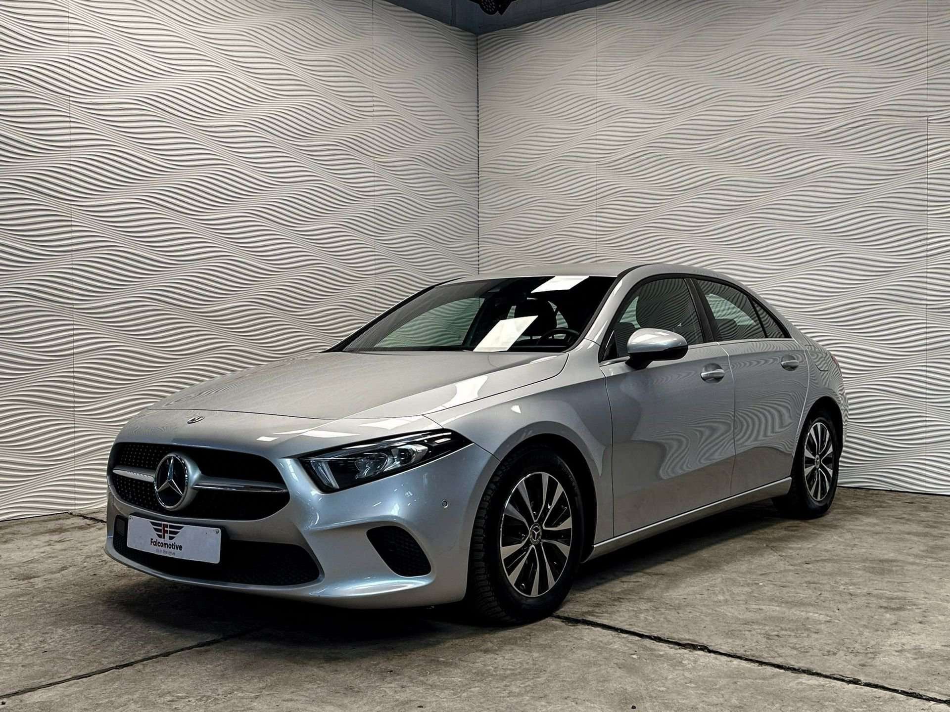 Mercedes-Benz A-Klasse d*AUT*NAVI*CAMERA*DAB*WIFI*, Autos, Achat, Entreprise, Noir, Diesel