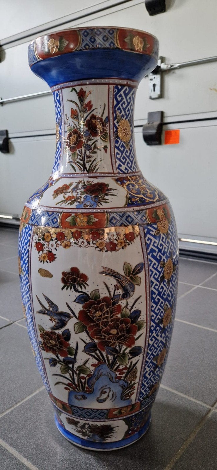 Chinese oude vaas, Ophalen