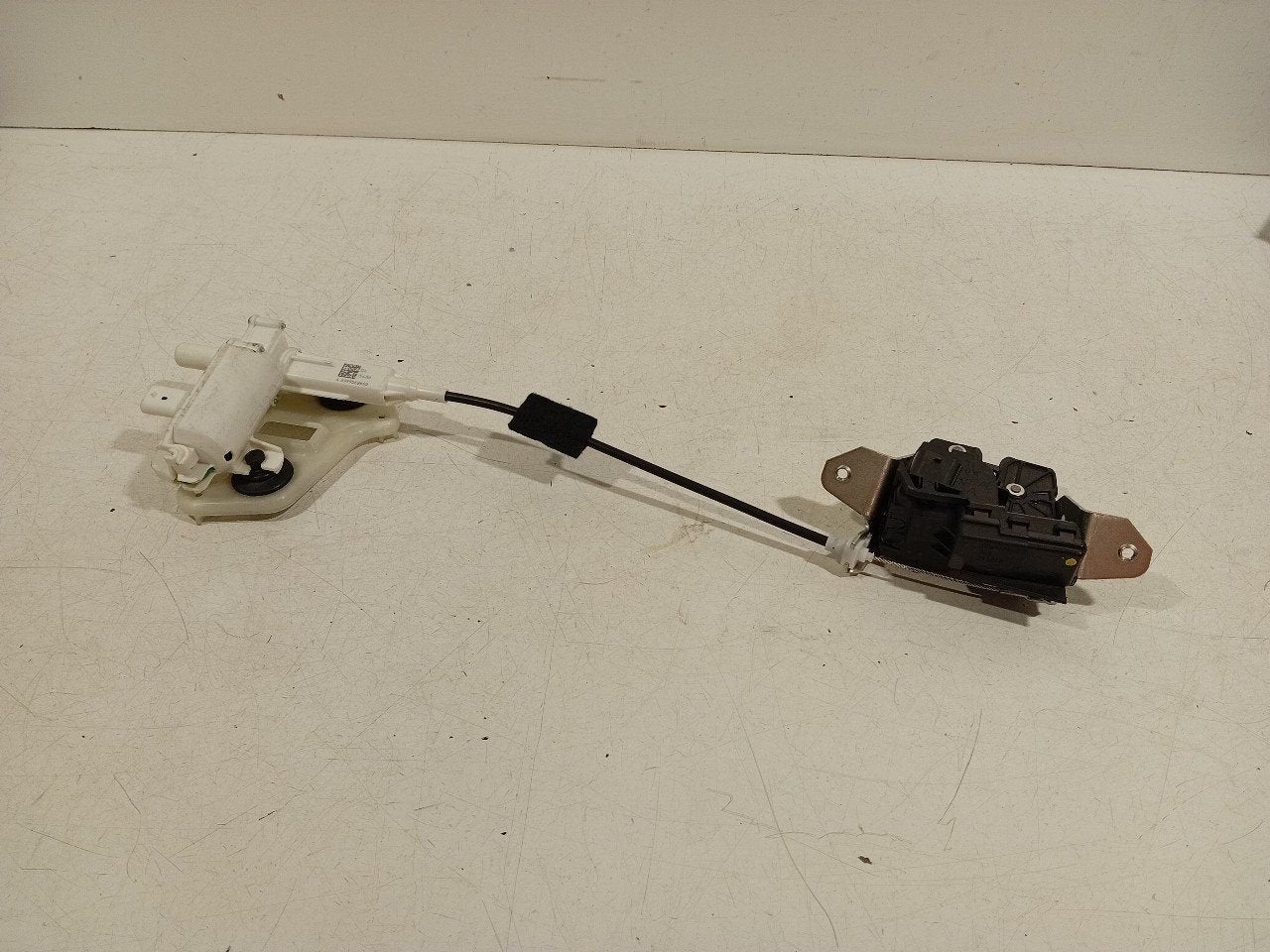 Slot mechaniek kofferdeksel achterklep elektrisch Mercedes-B, Onderdelen@venauto.nl, Van der Ven Autorecycling B.V., Gebruikt