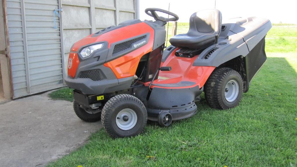 zitmaaier husqvarna, Tuin en Terras, Cirkelmaaier, Opvangbak, Ophalen of Verzenden, Zo goed als nieuw