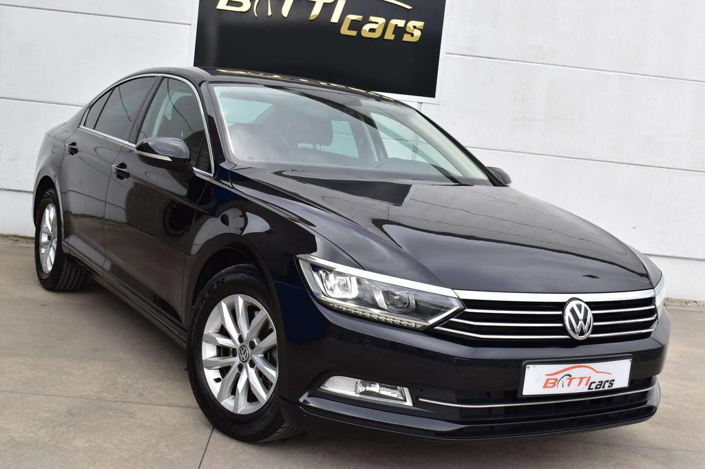 Volkswagen Passat Passat 1.5TSI* Zetelverw.* 3-zone Airco* C, Autos, 1441 kg, Achat, Entreprise, Noir
