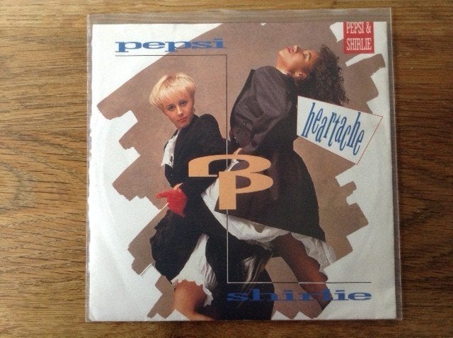 single pepsi & shirlie, 7 inch, Ophalen of Verzenden, Pop, Beschermende buitenhoes