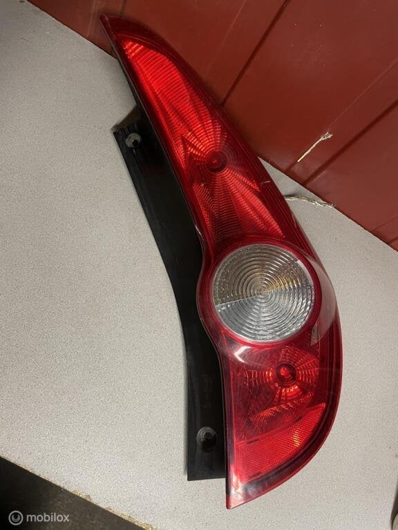 Achterlicht rechts Opel Agila B ('08-'15), Enlèvement ou Envoi, Opel, Opel