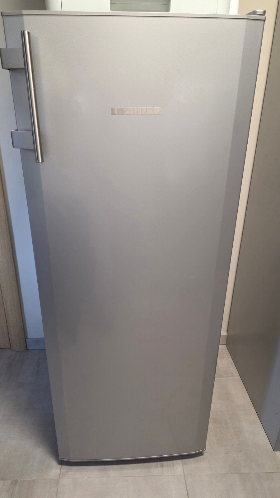 Zeer mooie zilverkleurige  Liebherr  koelkast  met diepvries, Ophalen, Gebruikt, 60 cm of meer, Energieklasse A of zuiniger