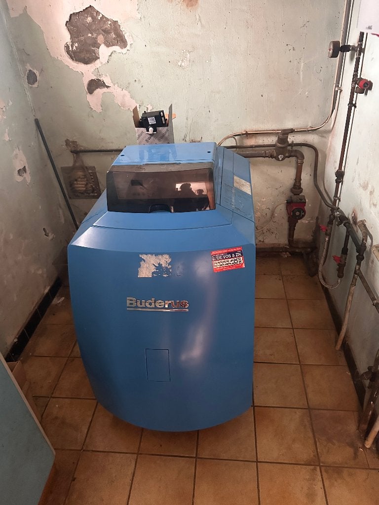 Buderus Logano GB125-30 mazout condensatieketel (29 kW), Ophalen
