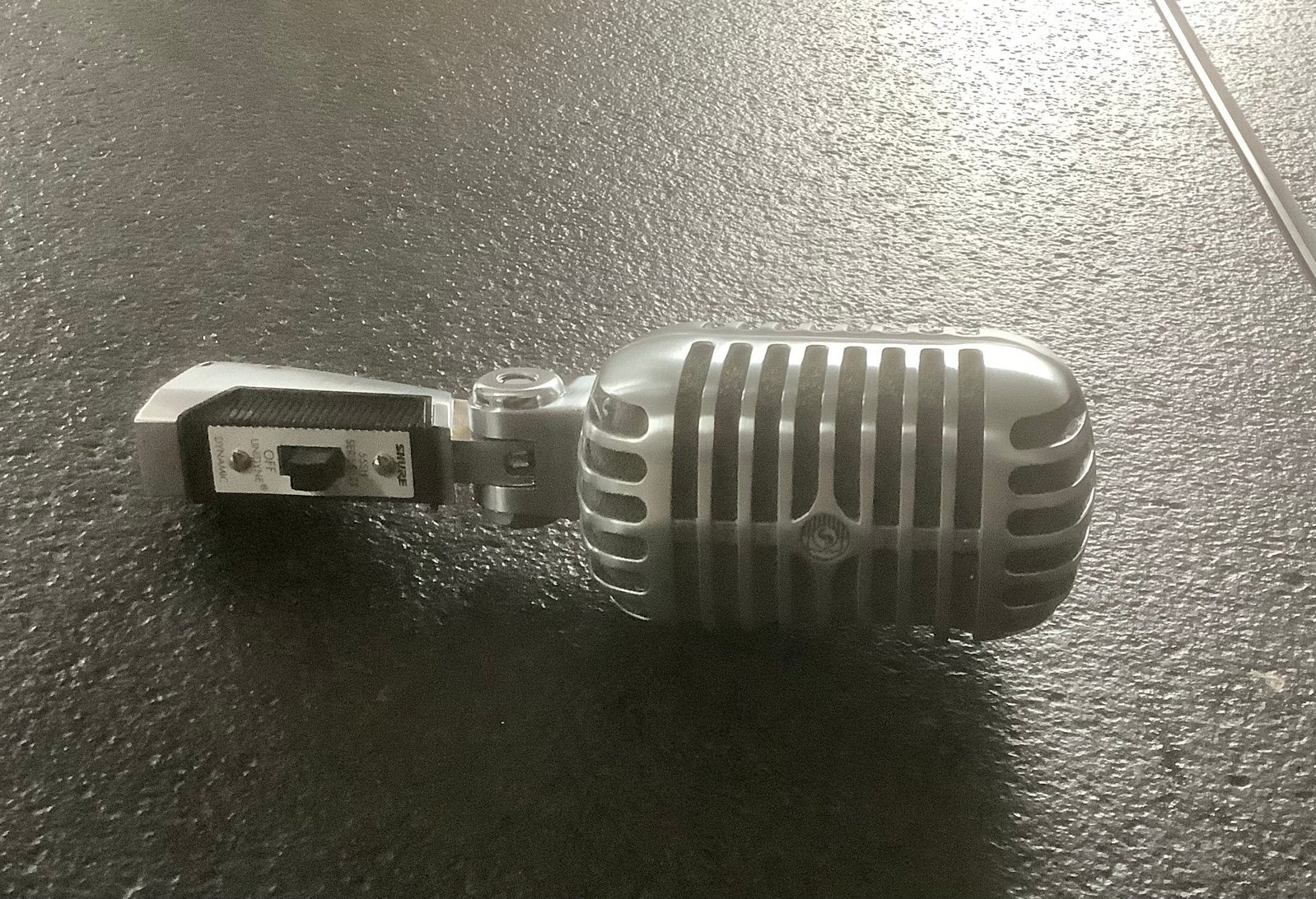 Te koop Shure 55SH dynamische “Elvis” zangmicrofoon, Muziek en Instrumenten, Ophalen of Verzenden, Zo goed als nieuw, Zangmicrofoon