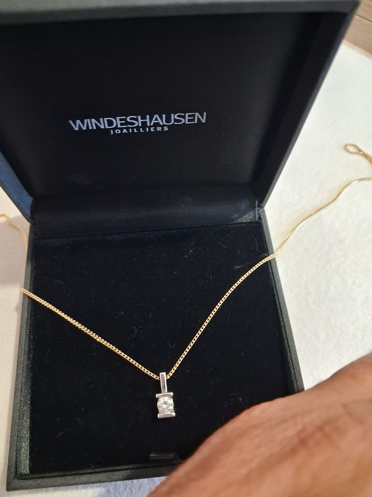 Collier solitaire 0,52ct bicolore neuf, Neuf, Enlèvement ou Envoi, Or, Or