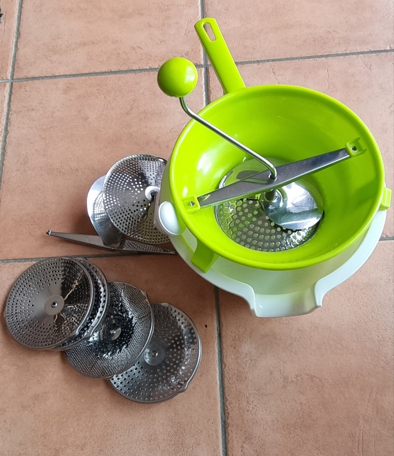 Une passoir de puree, comme neuve, inox, avec accessoires, Enlèvement, Inox