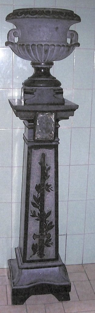Stèle en pierre, Enlèvement