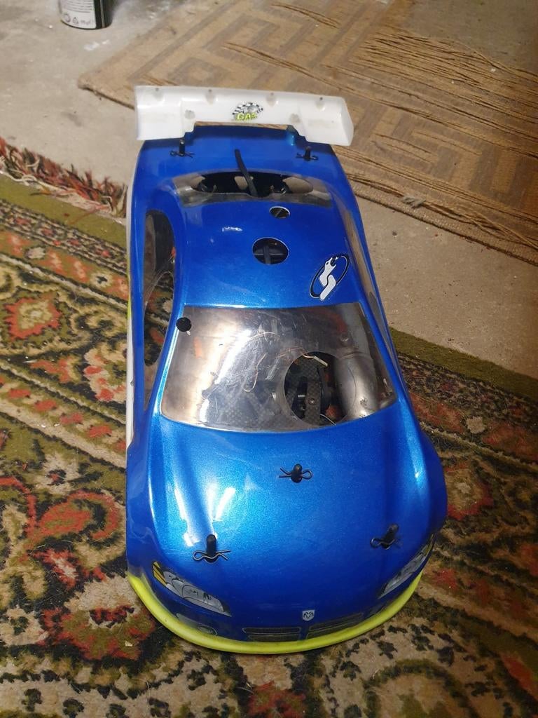 2 keer Serpent 710 RC-auto. carbon, Ophalen, Auto